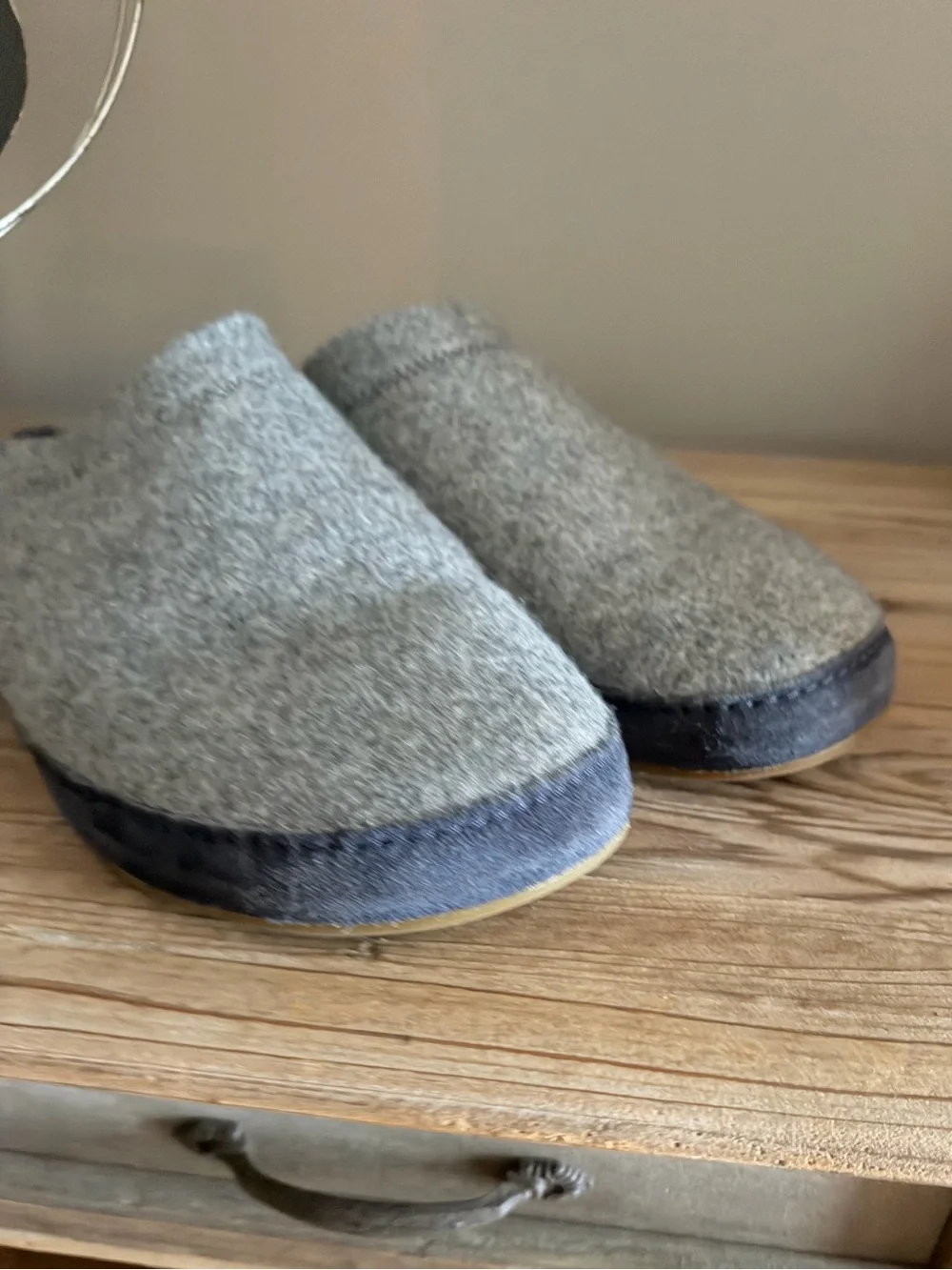 Olukai Humani Hulu Grey Wool Sheep Fur Lined Slip On Mule Slide Sandals 11